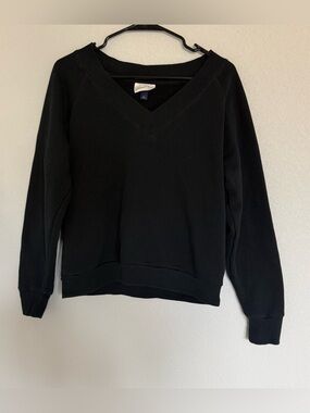 Universal Thread Target Black V-neck Pullover Sweater Casual Basic Capsule Small